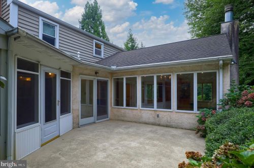 1455 Country Club Dr, Lancaster PA  17601-5211 exterior