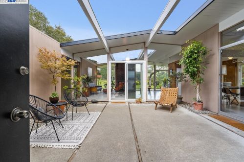 5395 Greenridge Rd, Hayward, CA 94552-2619