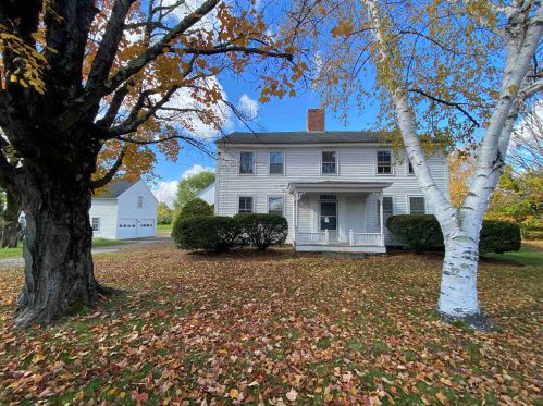8 Silver Lake Rd, Hollis, NH 03049-6251