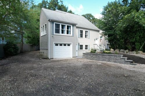 51 Winterberry Rd, South Kingstown, RI 02874-2488