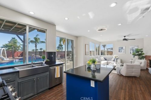 8974 Oakridge Ct, Riverside CA  92508-3095 exterior