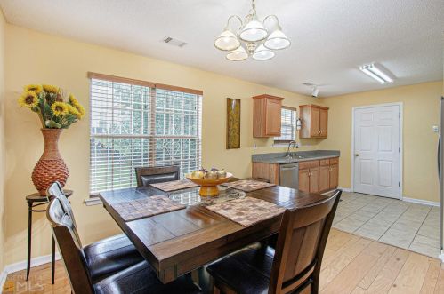 5838 Waggoner Ct, Rex GA 30273-5201 exterior