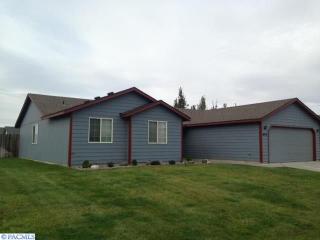 8711 Studebaker Dr, Pasco, WA 99301-6652