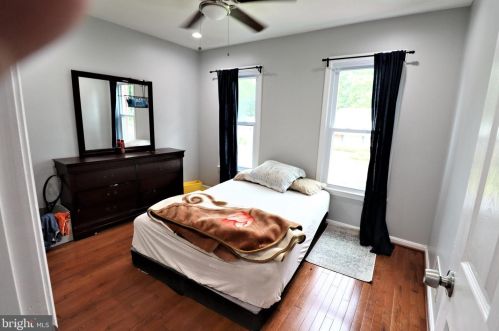 8005 Lake Pleasant Dr, Springfield VA  22153-3005 exterior