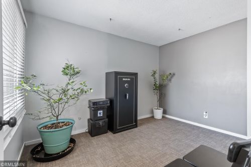 1056 Carmel Ct, Saint Paul MN  55126-5877 exterior