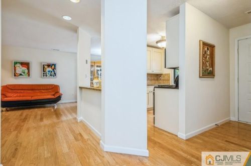 67 Carriage Pl, Edison NJ  08820-4018 exterior