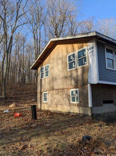 45 Kenilworth Dr, Deep River, CT 06419-1213