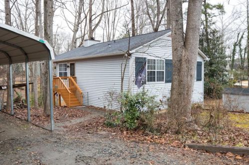 9285 Crystal Springs Rd, Gainesville, GA 30506-5808