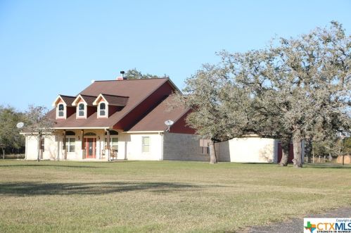 949 Abrameit Rd, Goliad, TX 77963-3782