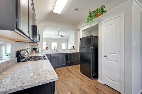 1042 Pleasant Bnd, Conroe TX  77301-1898 exterior