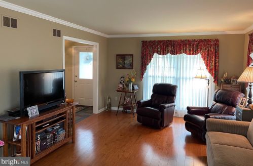 737 Village Rd, Lancaster PA  17602-1624 exterior