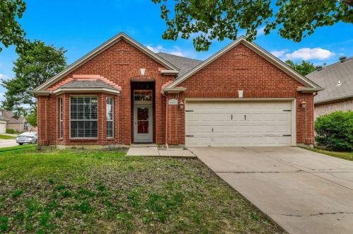 4601 Parkview Ln, Fort Worth TX  76182-4637 exterior