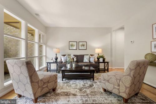 4410 Forest Glen Ct, Annandale, VA 22003-4838