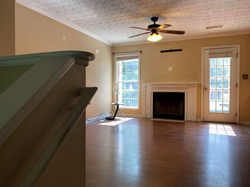 196 Taylor Rd, Jackson, GA 30233-2238