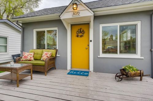 3070 Washington St, Englewood CO  80113-1672 exterior