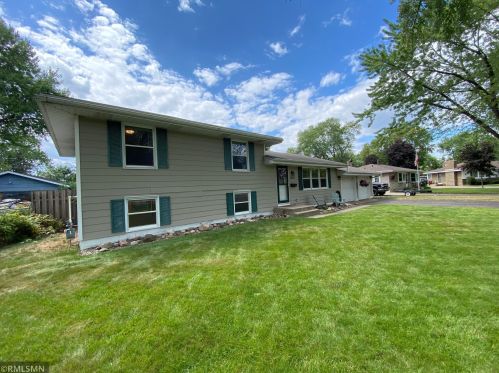 1367 Dixon Dr, Grey Cloud Island, MN 55071-1232