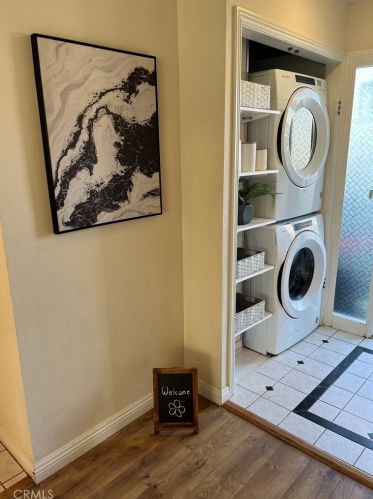 1404 Tustin Ave, Santa Ana CA 92705-8632 exterior