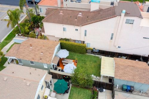 624 15th St, Huntington Beach CA  92648-4048 exterior