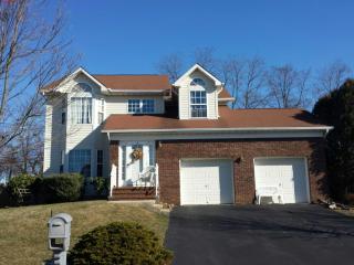 106 Honeysuckle Dr, Trenton, NJ 08638-1841