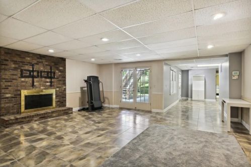 245 Glen Meadow Ct, Atlanta GA  30328-1632 exterior