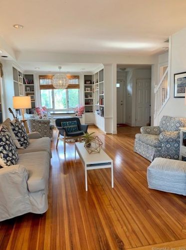 7 Parkview Rd, Norwalk CT  06853-1820 exterior