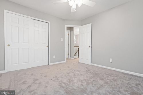 827 Spring Knoll Dr, Herndon VA  20170-3920 exterior