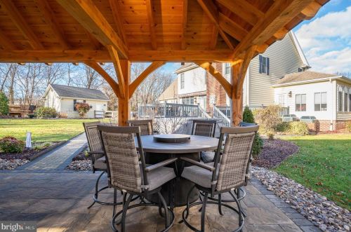 874 Pheasant Hill Rd, Summit Point WV  25446-3634 exterior