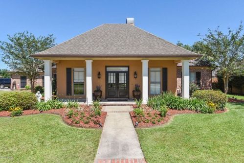 401 Mill Pond Dr, Youngsville, LA 70592-5668