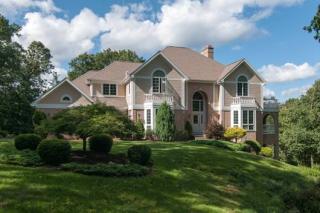 316 Grandview Dr, Glastonbury, CT 06033-3946