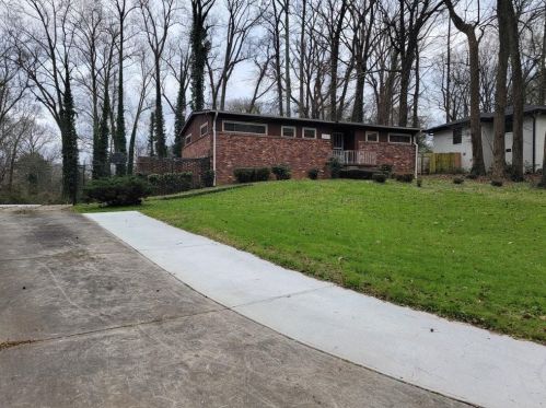 1057 Happy Valley Trl, Atlanta GA  exterior