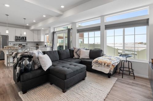 4568 Quemoy St, Aurora CO  80019-6025 exterior