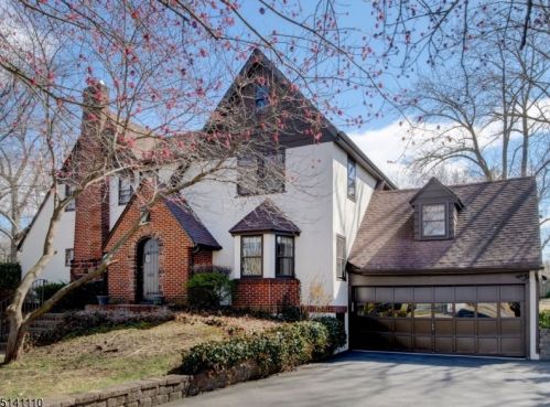 10 Coleman Ave, Chatham Township, NJ 07928-2205