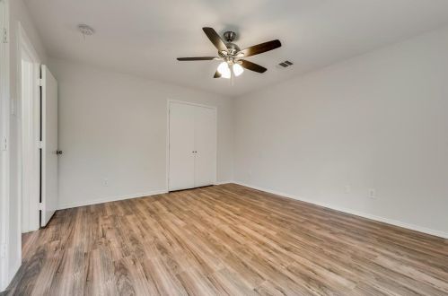 9905 Crystal Valley Way, Dallas TX  75227-5235 exterior