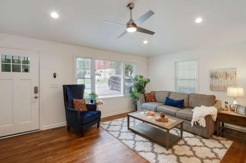 355 Laquita Dr, Atlanta GA  30315-6610 exterior