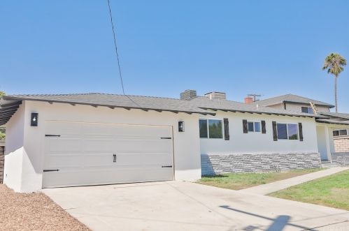 382 Mesa Dr, Rialto, CA 92376-4433