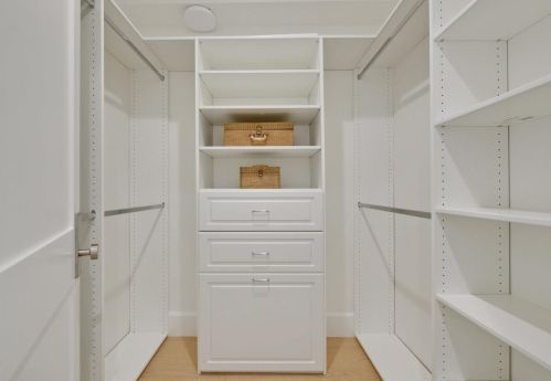 929 Russell Ave, Los Altos CA  94024-5061 exterior