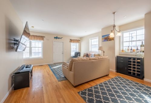 9 Falkland Pl, Portsmouth, NH 03801-3468