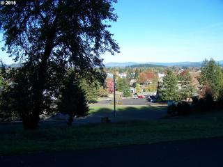 703 Holbrook Ln, Walker, OR 97426-7509