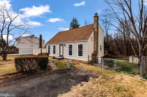 13704 Mahoney Dr, Woodbridge, VA 22193-4448