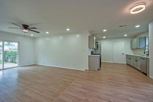 4006 Burning Tree Ln, Garland TX 75042-4607 exterior