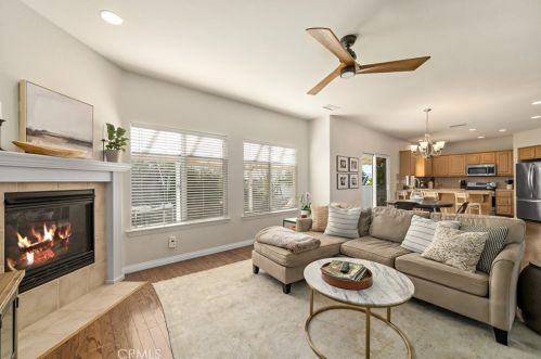 14289 Meadowlands Dr, Riverside CA  92503-9740 exterior