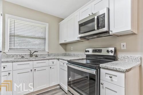 494 Hutchens Rd, Atlanta GA  30354-2406 exterior