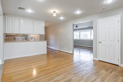 8 Stonehaven Rd, Nashua, NH 03062-2012