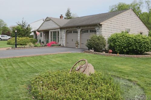 49 Seward Ave, Piscataway, NJ 08854-4234