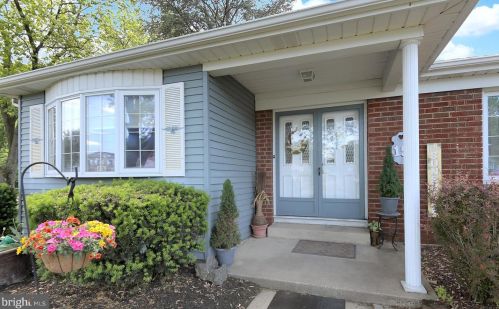 15 Wolfpack Rd, Trenton, NJ 08619-1350