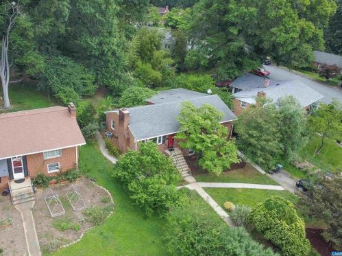 703 Dell Ln, Charlottesville, VA 22901-4011