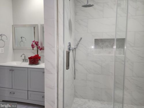 7109 Lamar Dr, Springfield VA  22150-3127 exterior