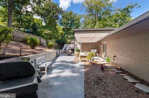 2912 Newcastle Ave, Silver Spring MD 20910-1216 exterior