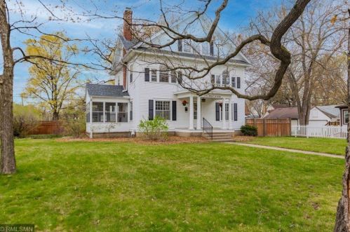4090 Brookside Ave, Minneapolis, MN 55416-2809