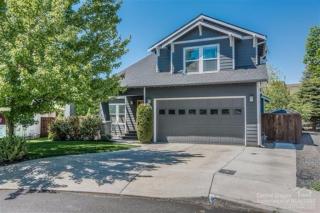 2729 Red Oak Dr, Bend OR  97701-7060 exterior